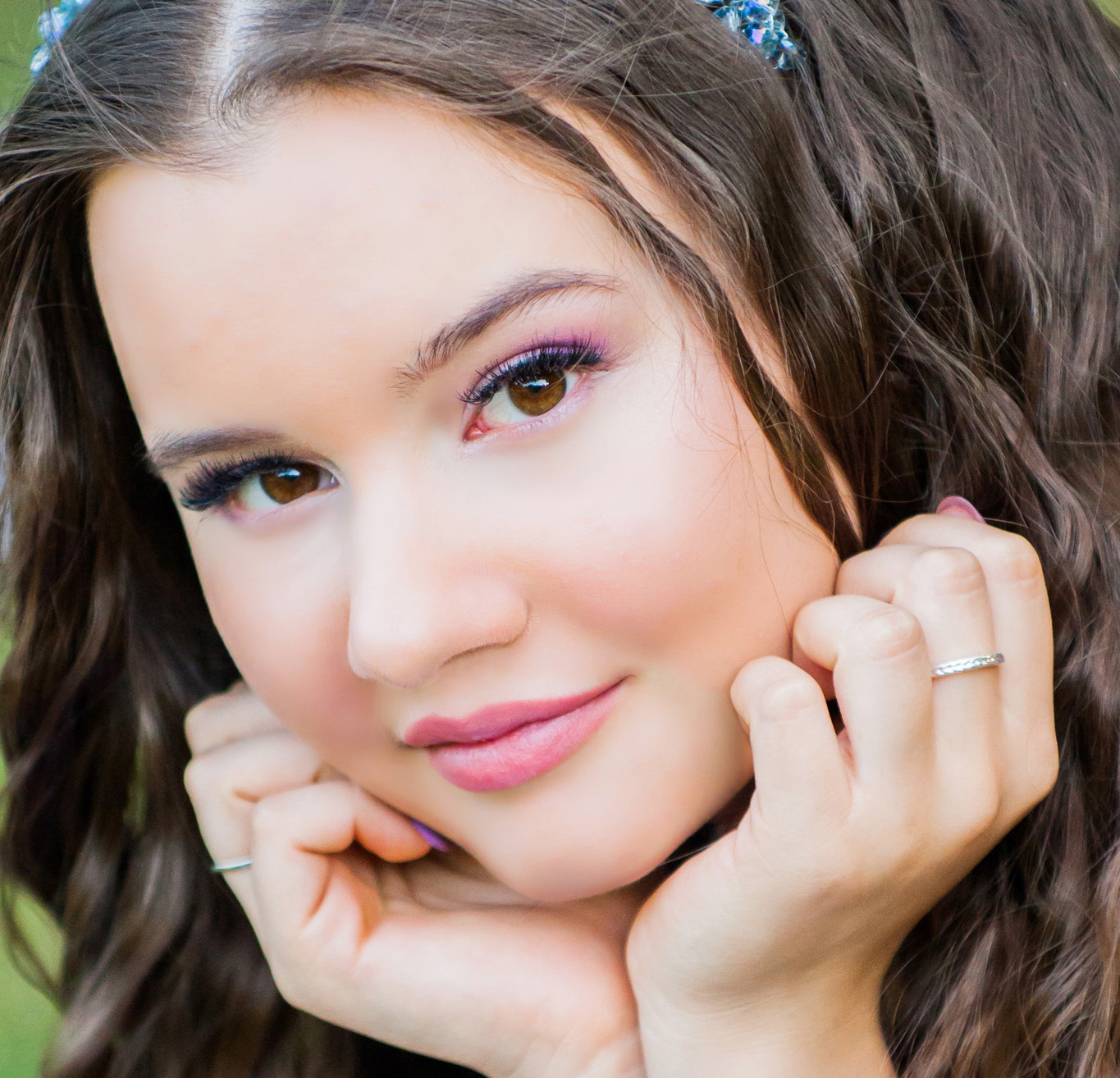 teenage singer Alexandria gold lexi chaliovski